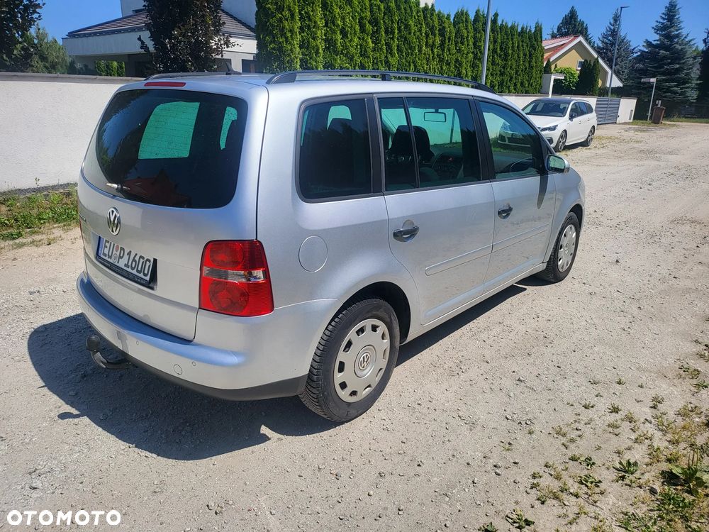 Volkswagen Touran 1.6 - 6