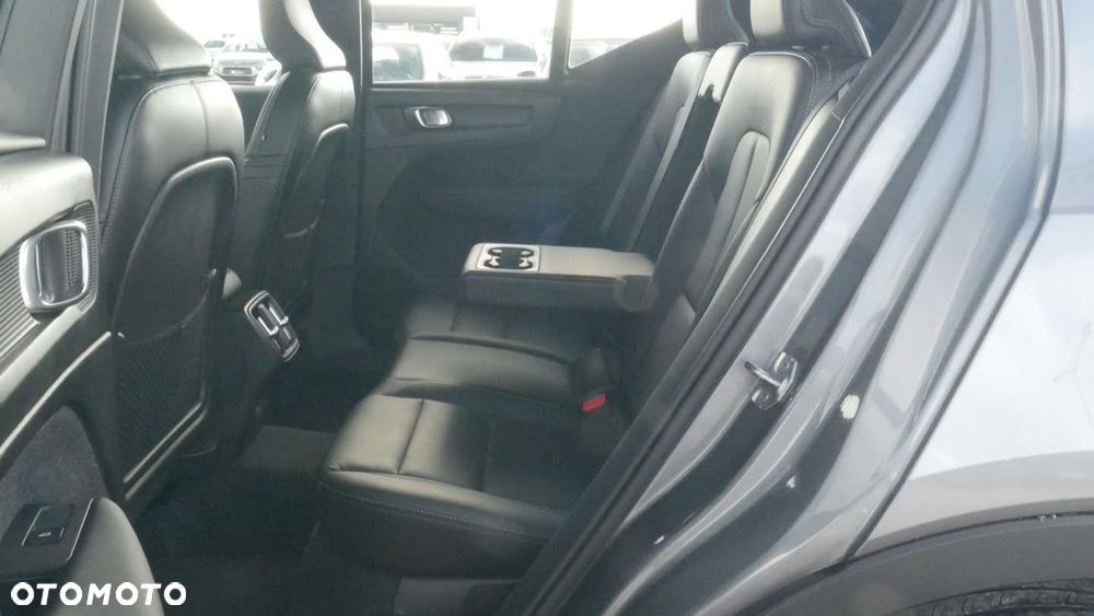 Volvo XC 40 - 18