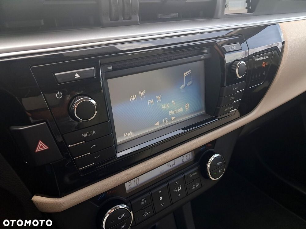 Toyota Corolla 1.6 Premium - 22