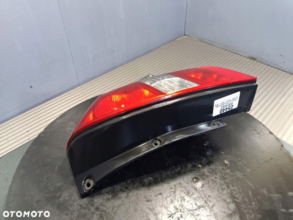 HYUNDAI TUCSON I LAMPA TYŁ PRAWA ZEWNĘTRZNA 92402-2E0 - 5