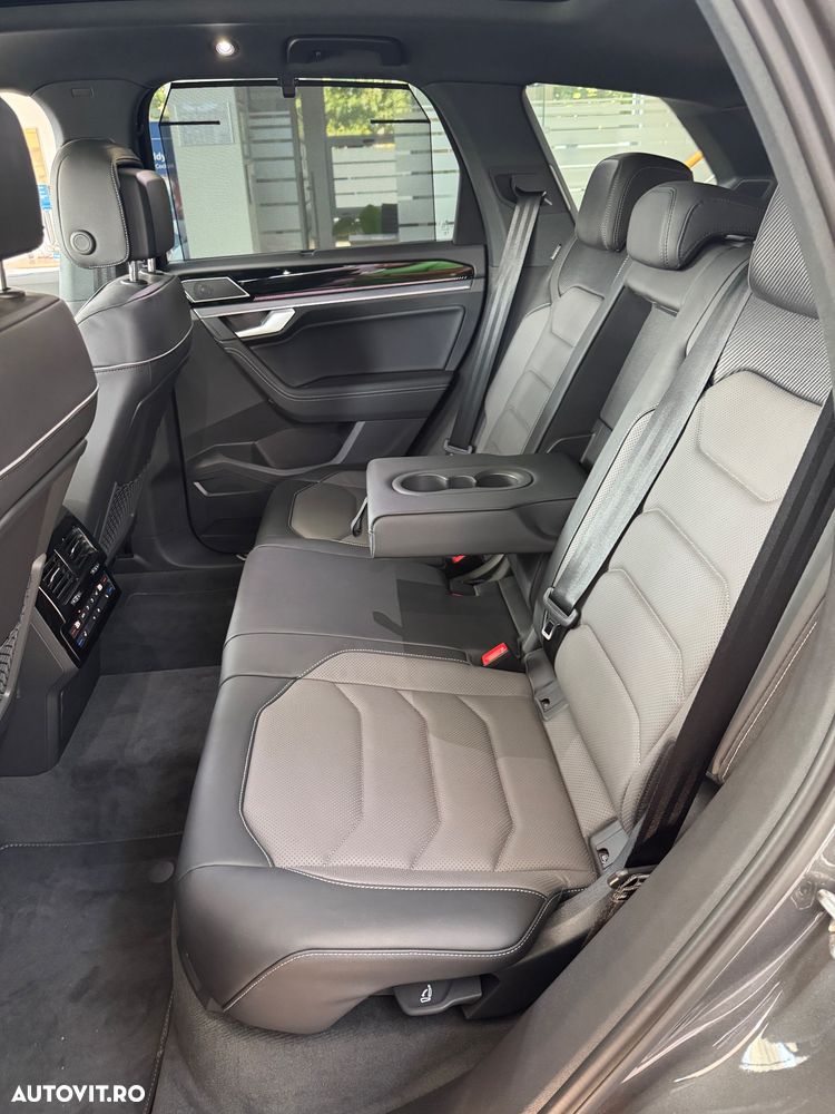 Volkswagen Touareg V6 TDI 4MOTION Elegance - 32