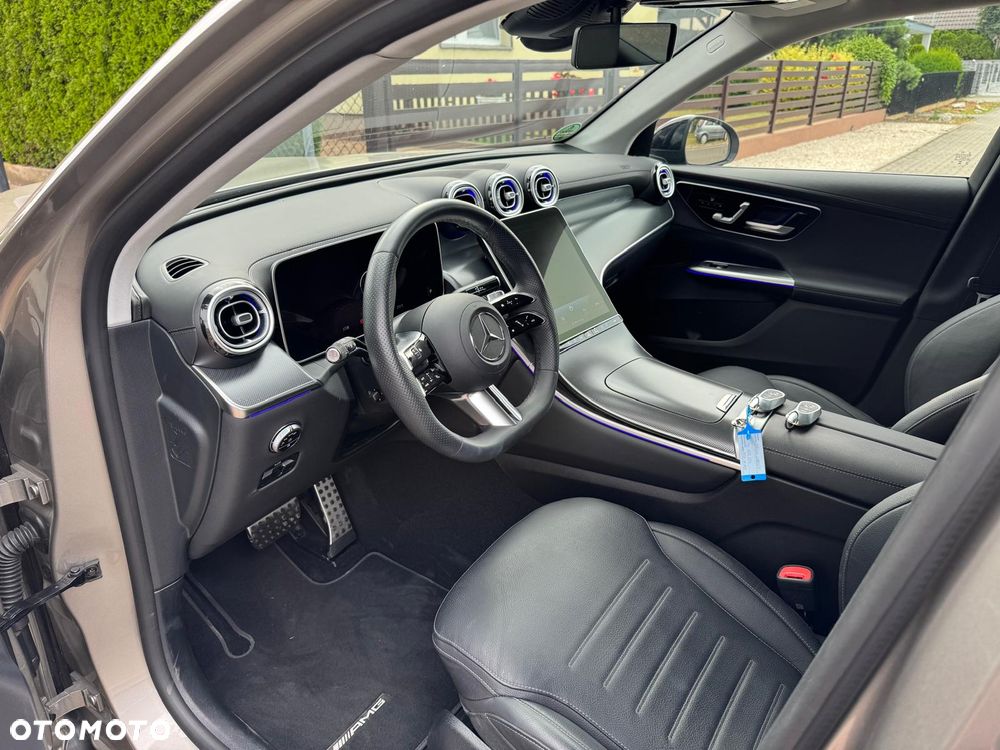 Mercedes-Benz GLC 300 de 4-Matic AMG Line - 24