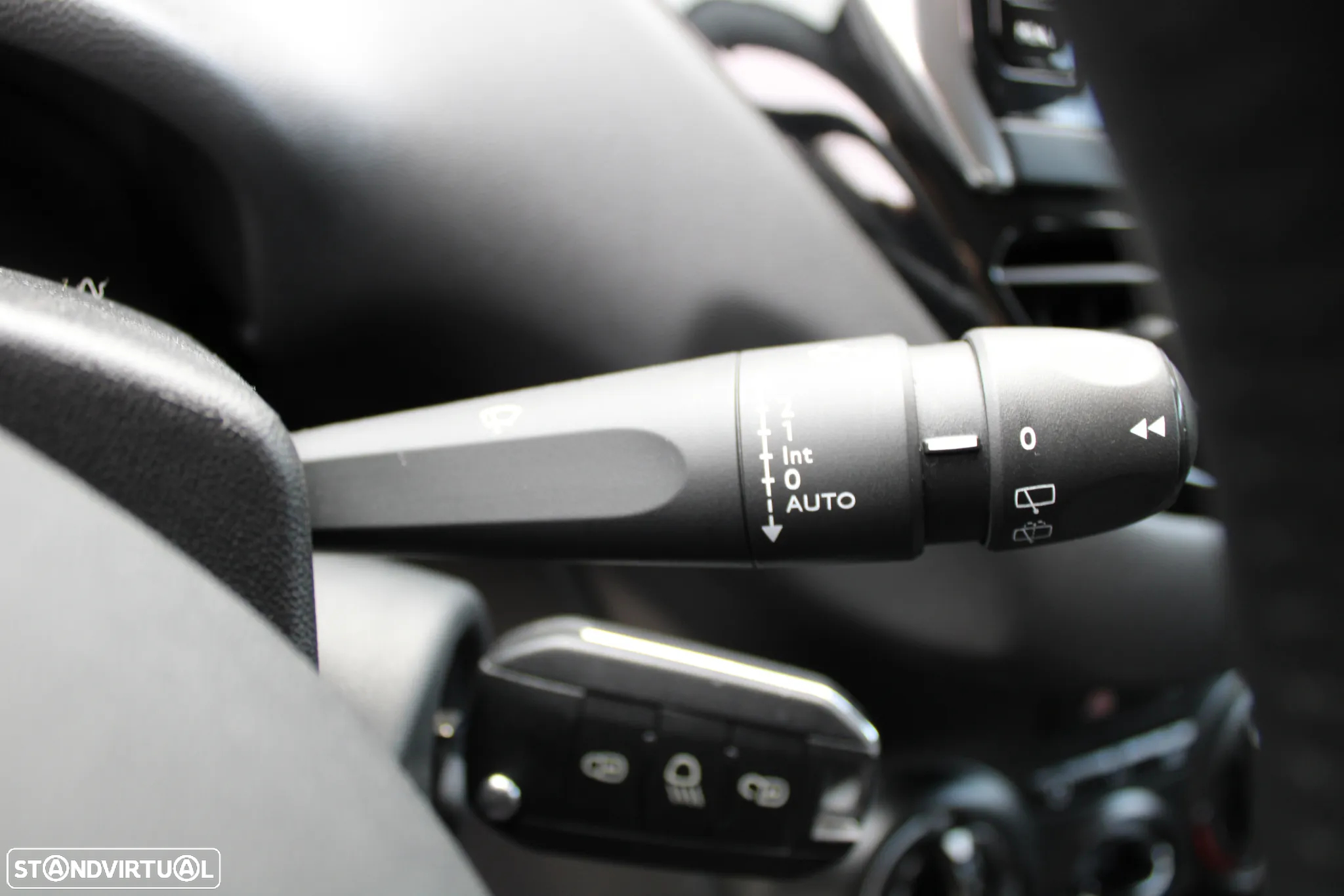 Peugeot 208 1.5 BlueHDi Signature - 23