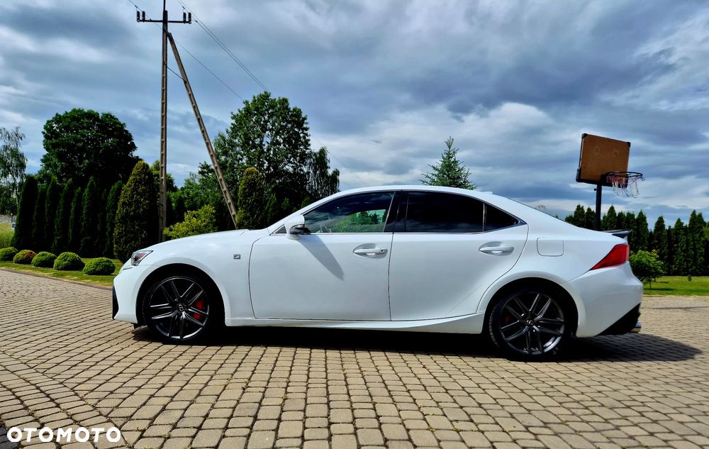 Lexus IS 200t / 300 F Sport - 6
