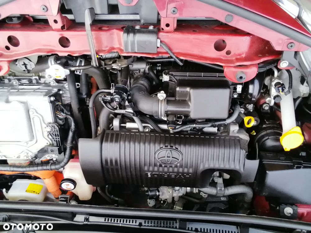 Toyota Yaris Hybrid 100 Premium - 7