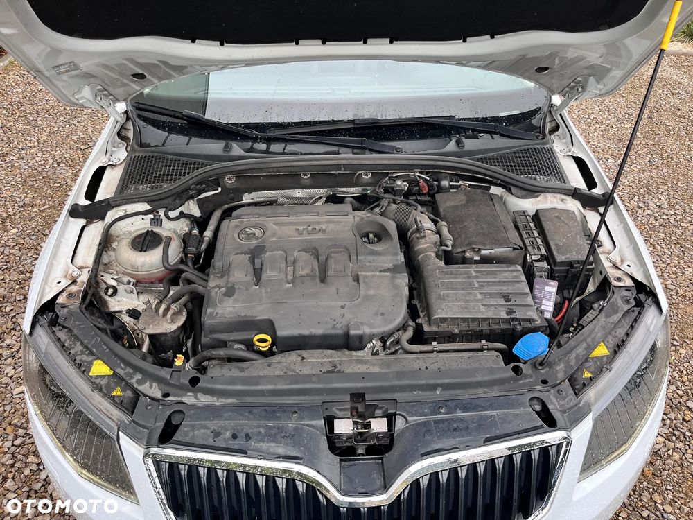 Skoda Octavia 2.0 TDI L&K DSG - 22