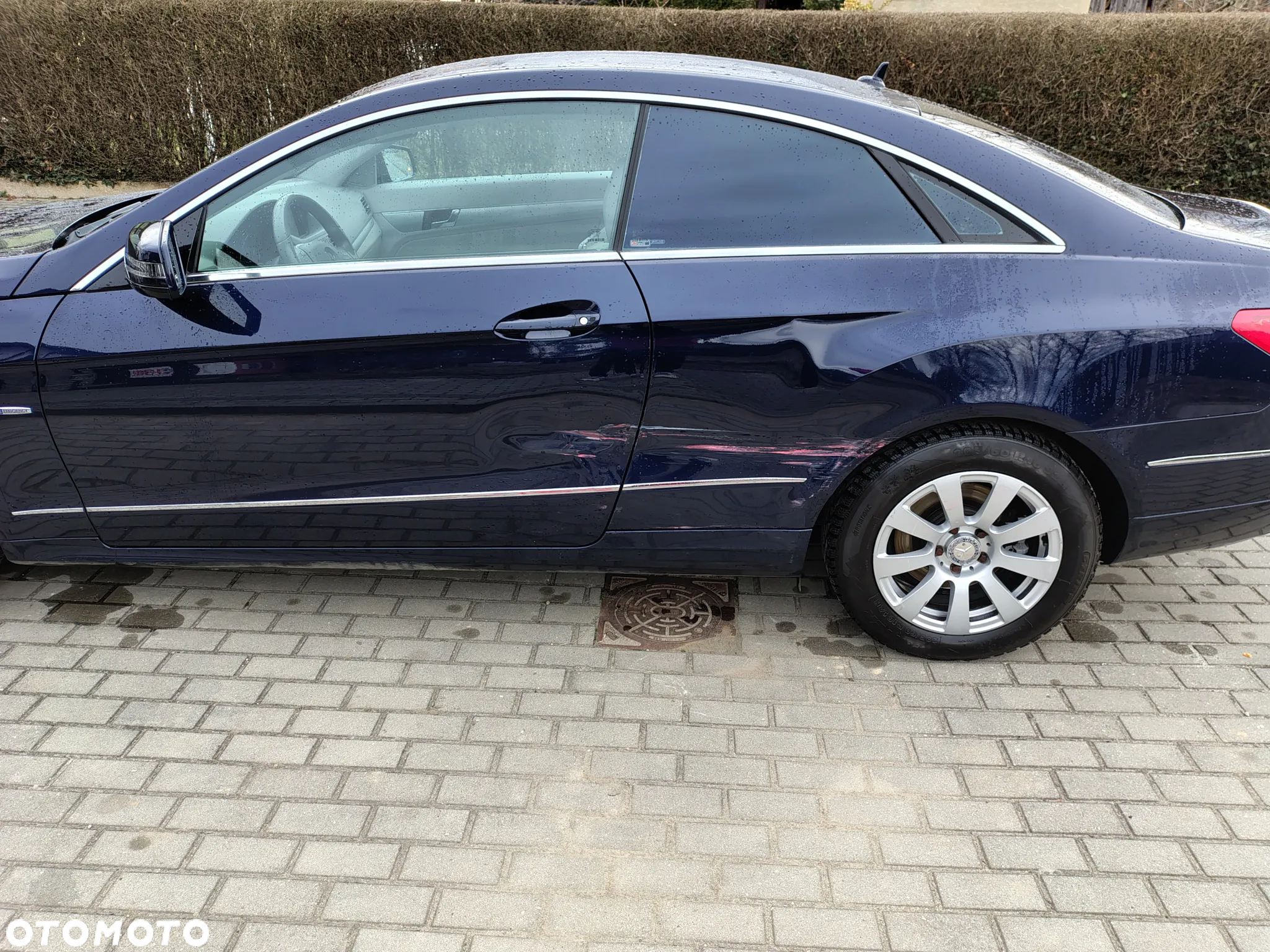 Mercedes-Benz Klasa E 250 CGI Coupe BlueEFFICIENCY Automatik Avantgarde - 26
