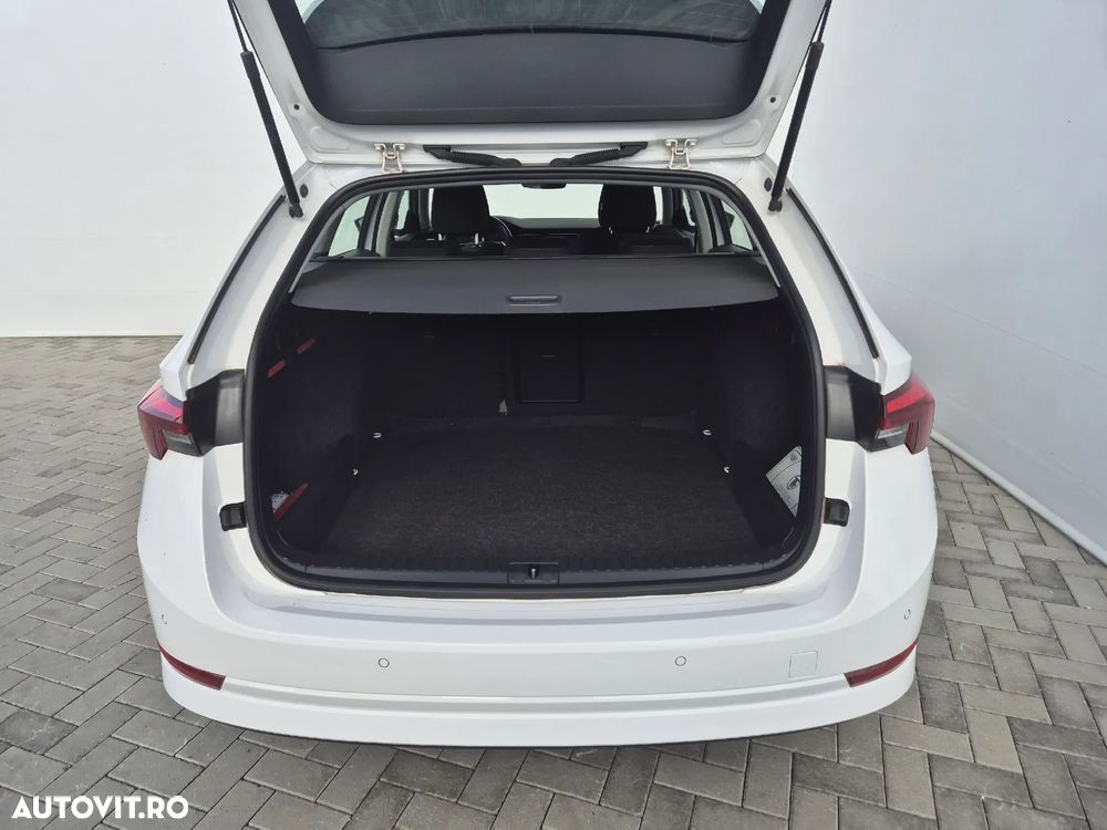 Skoda Octavia Combi 2.0 TDI Ambition - 24