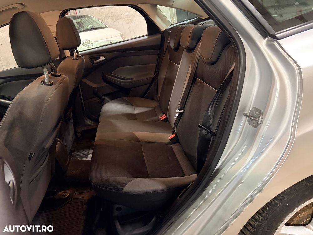 Ford Focus 1.6 TDCi DPF Trend - 10