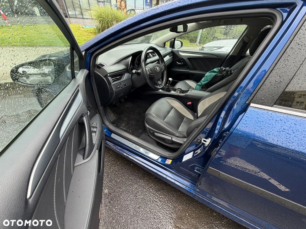 Toyota Avensis 1.8 Premium - 3