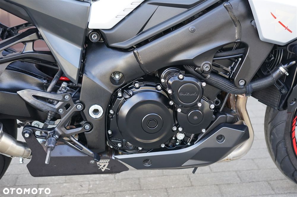 Suzuki Katana - 12