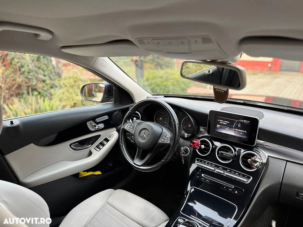 Mercedes-Benz C - 19