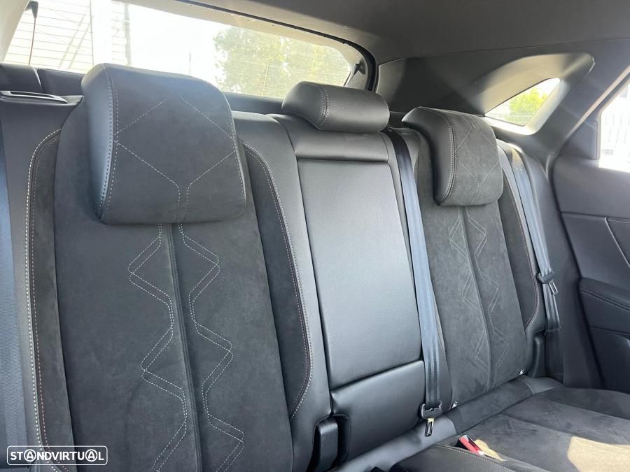 DS DS7 Crossback E-Tense Performance Line EAT8 - 11