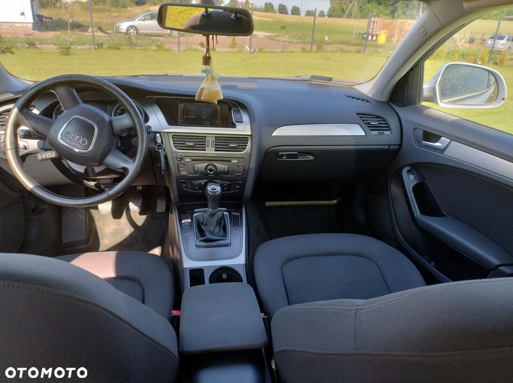 Audi A4 Avant - 10