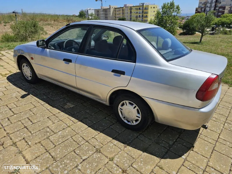 Mitsubishi Lancer 1.3 GLX - 9
