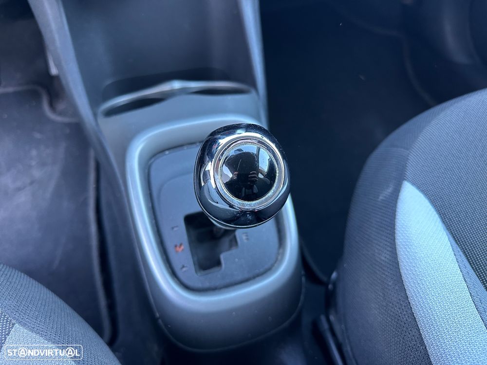 Toyota Aygo x-shift x-play - 16