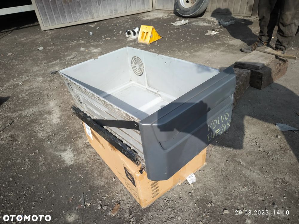 SZUFLADA DO LODÓWKI VOLVO, SCHOWEK ORYGINALNY N - 2