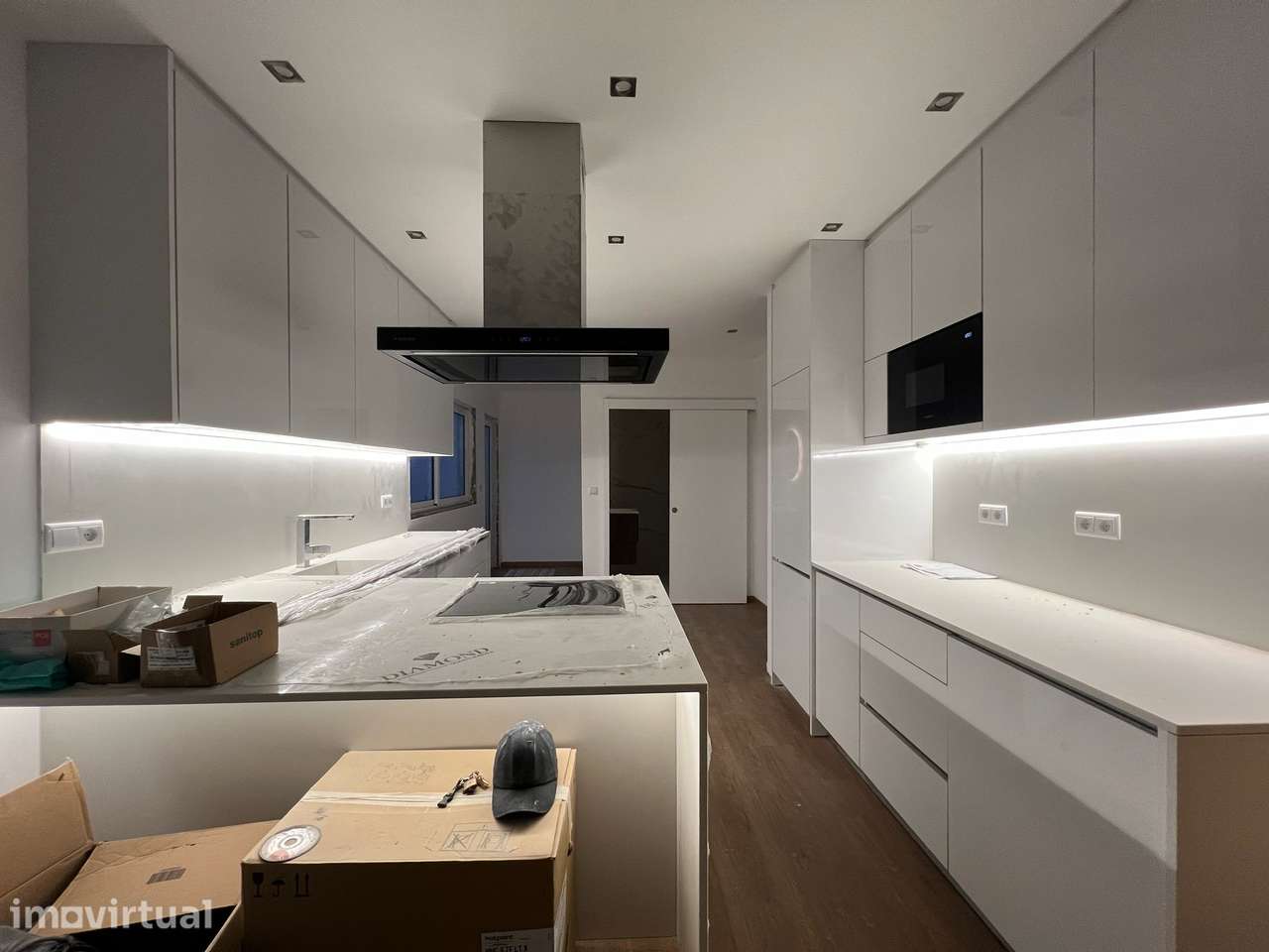 Moradia T3 totalmente remodelada - Esgueira, Aveiro - Grande imagem: 2/18