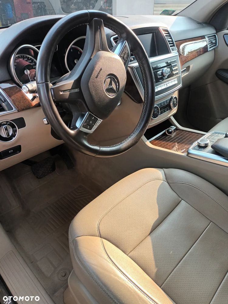 Mercedes-Benz ML 350 BlueTec 4-Matic - 6
