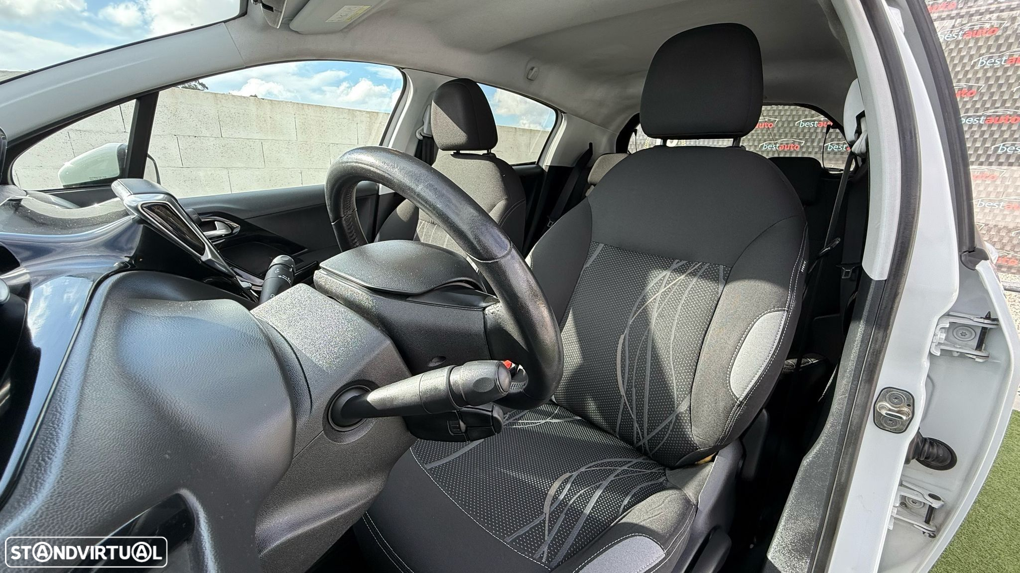 Peugeot 208 1.4 HDi Active - 14