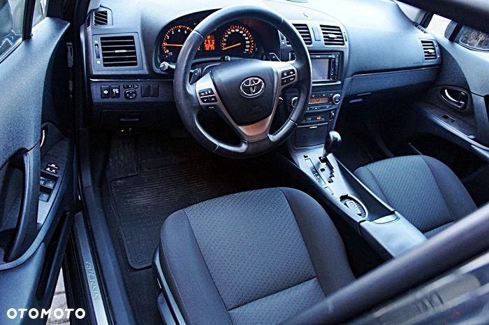 Toyota Avensis 2.0 Multidrive S Executive - 16