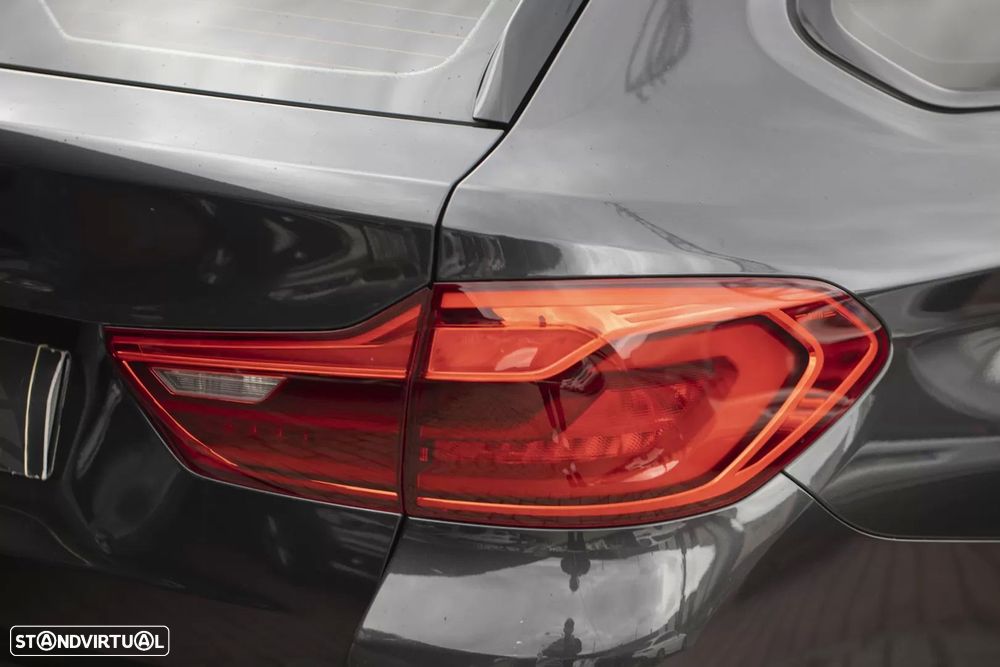 BMW 520 d Pack Desportivo M Auto - 25