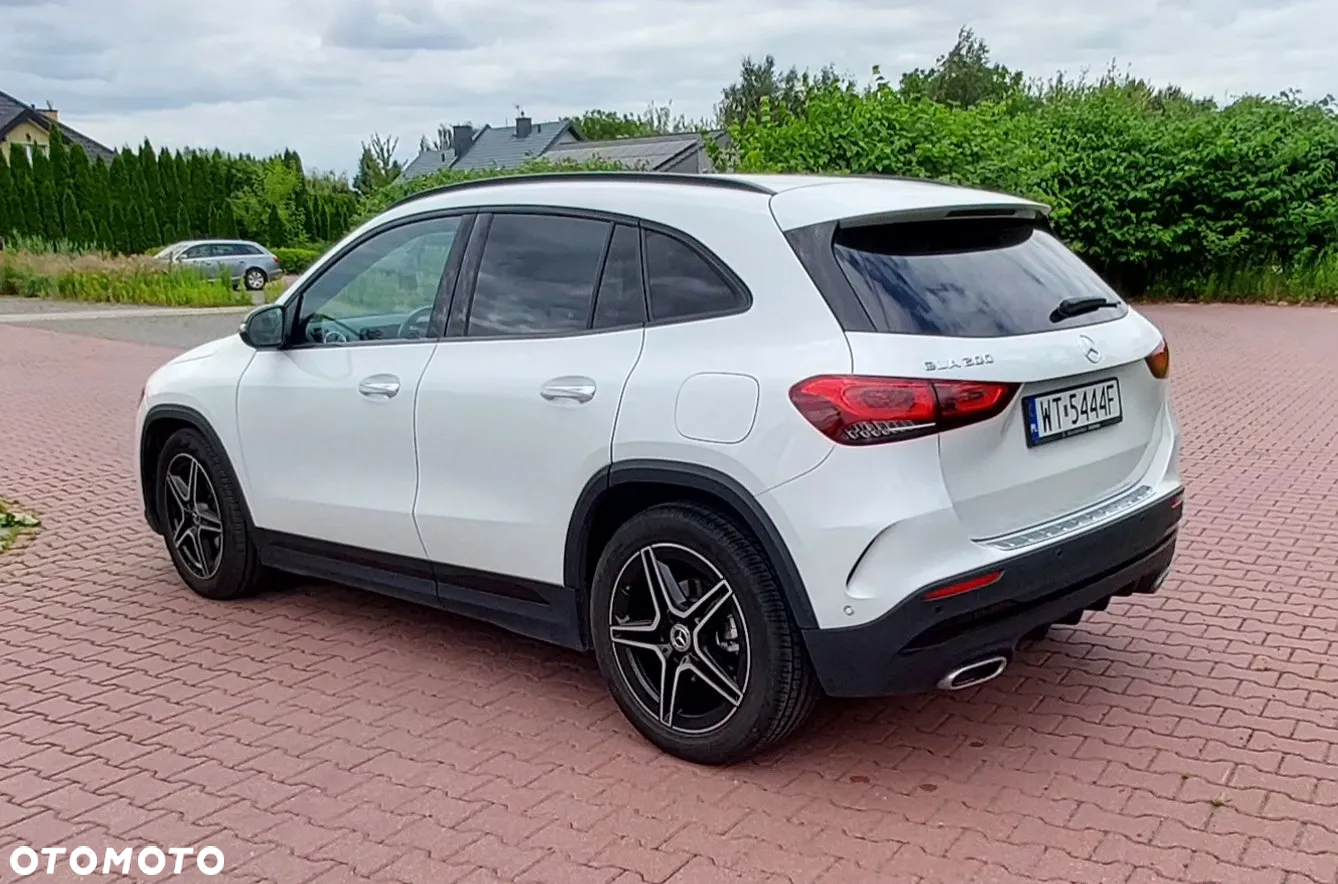 Mercedes-Benz GLA 200 AMG Line - 3
