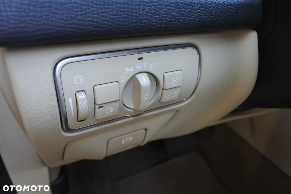 Volvo XC 60 D4 Geartronic Summum - 19