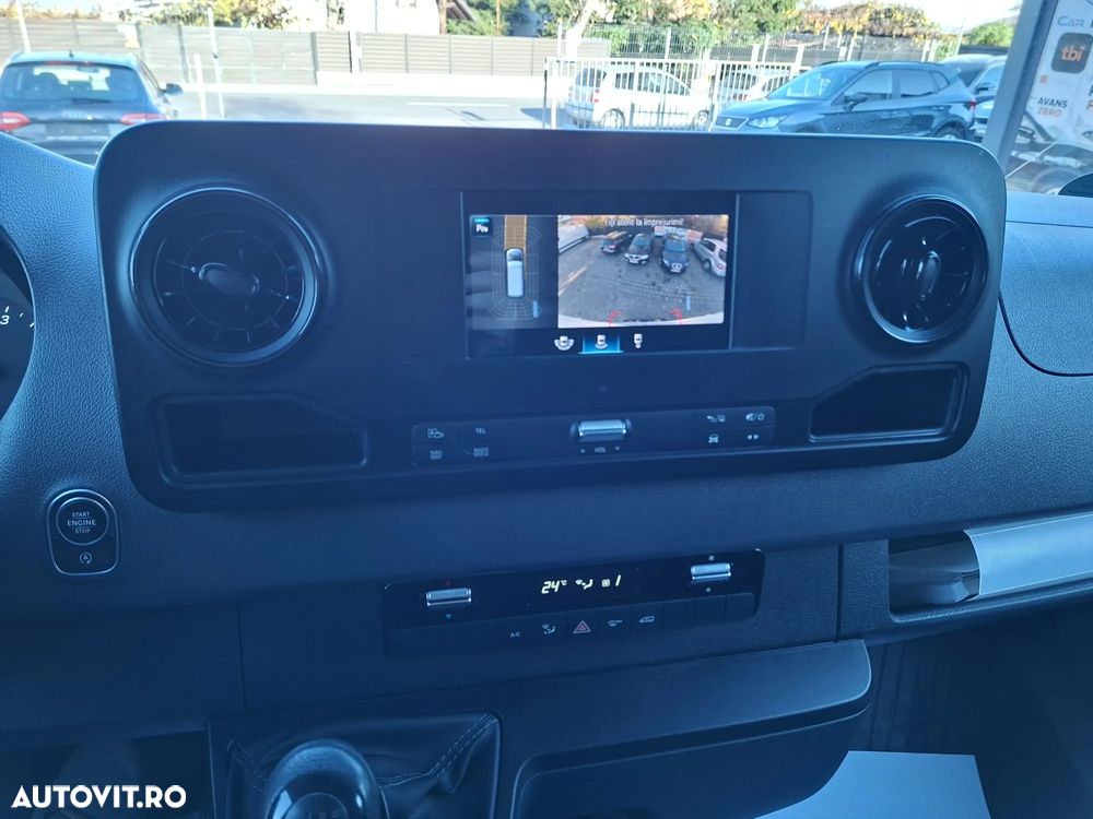 Mercedes-Benz Sprinter - 10