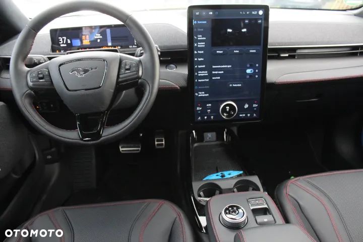 Ford Mustang Mach-E PREMIUM - 37