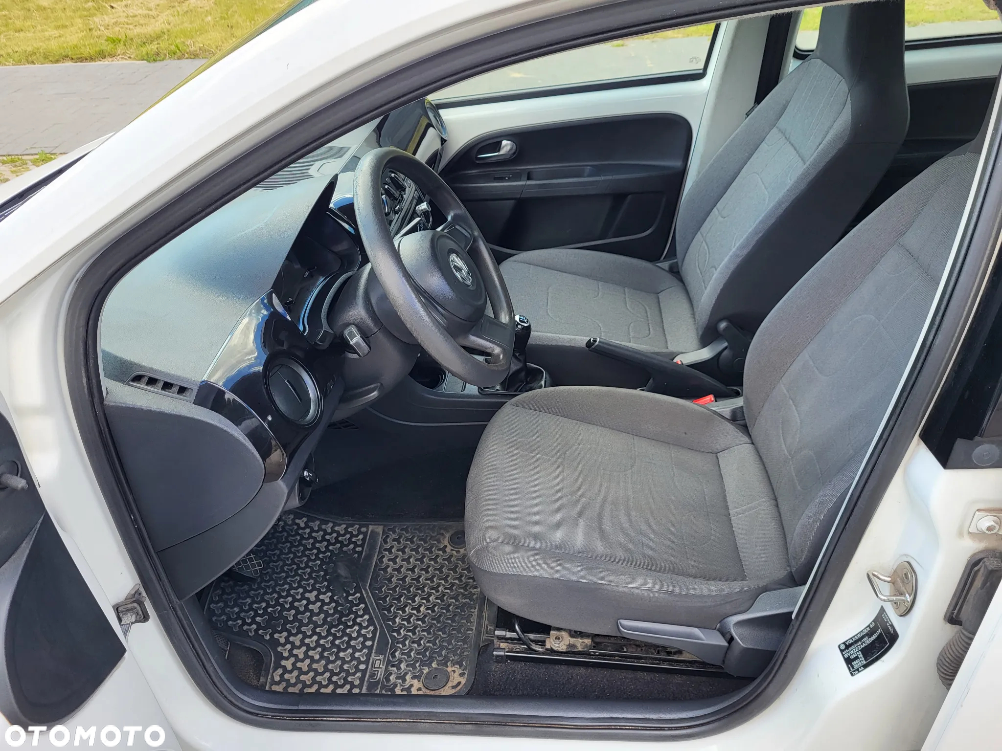 Volkswagen up! move - 11