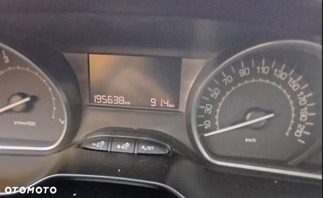 Peugeot 208 1.2 PureTech Active - 6