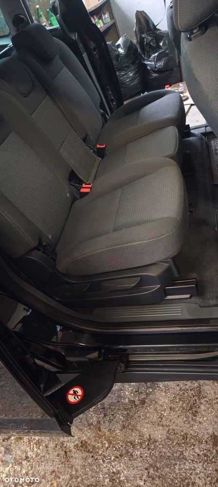 Ford Grand C-MAX - 13