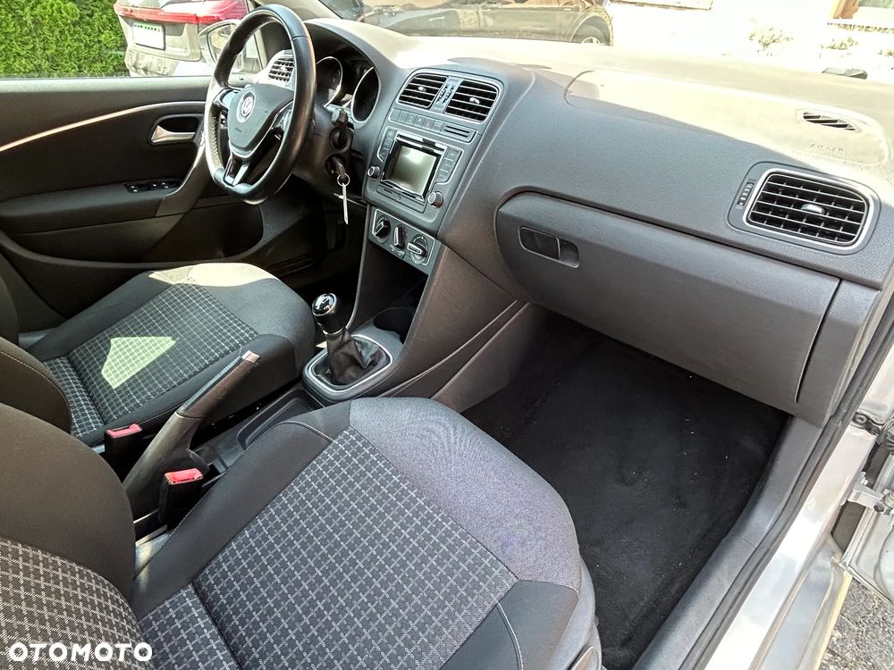Volkswagen Polo 1.2 TSI Comfortline - 26