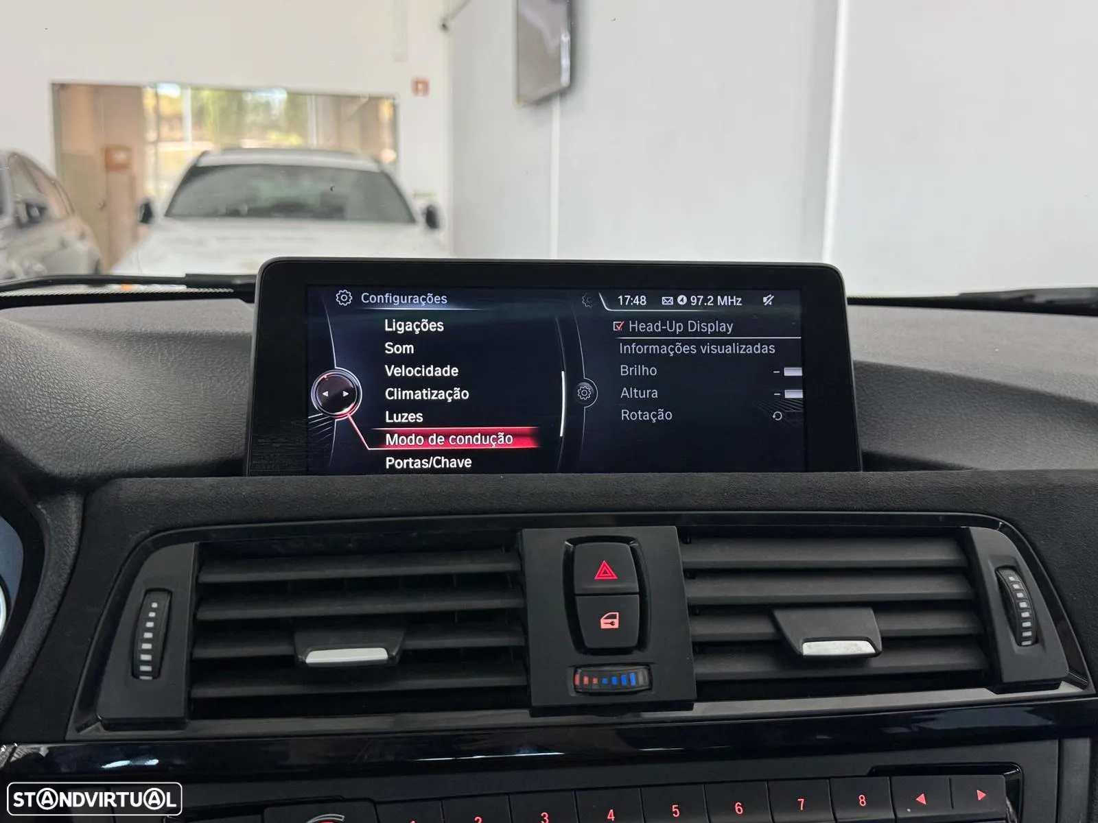 BMW 320 d Touring xDrive Auto - 37