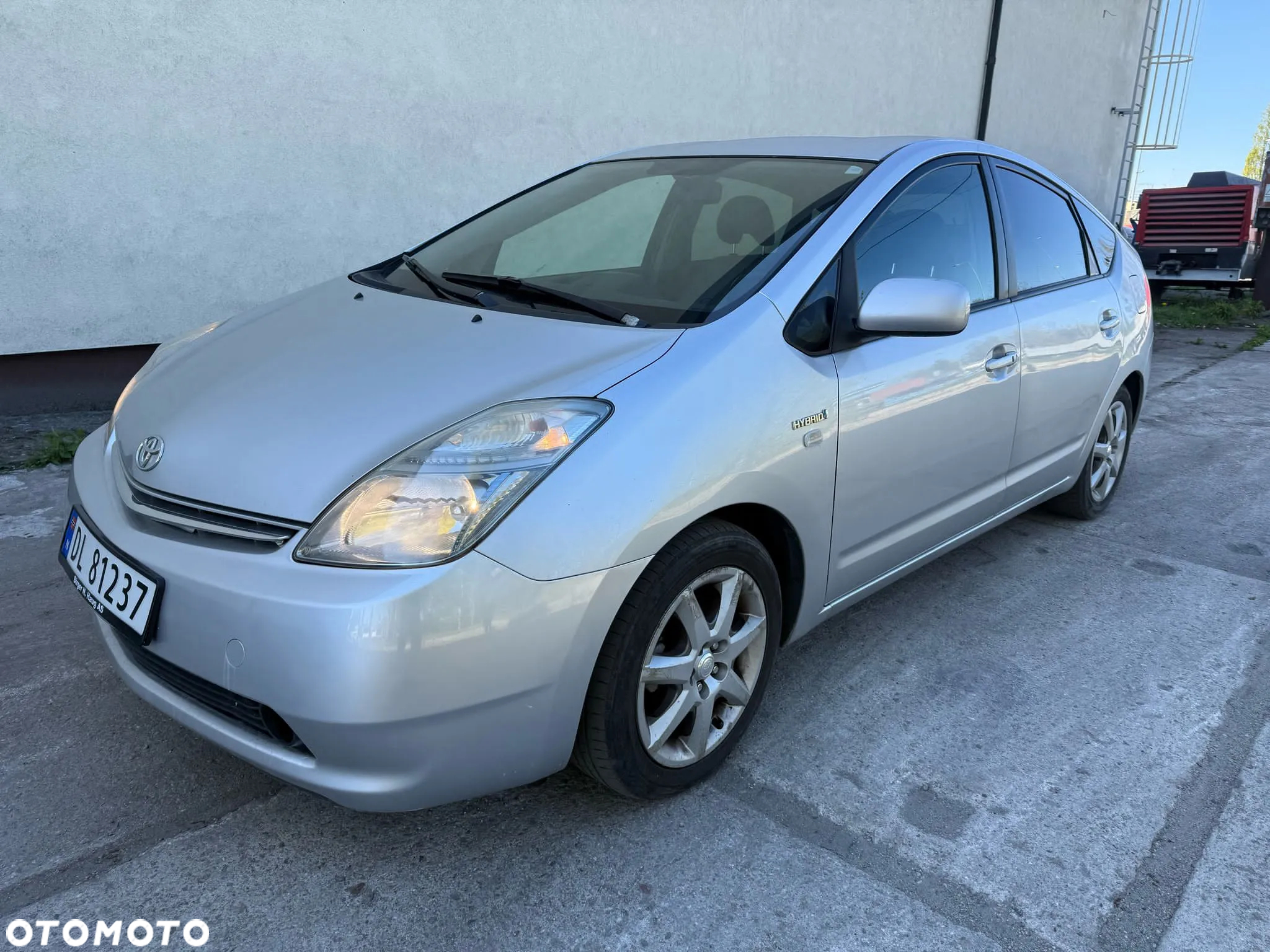 Toyota Prius (Hybrid) Executive - 2