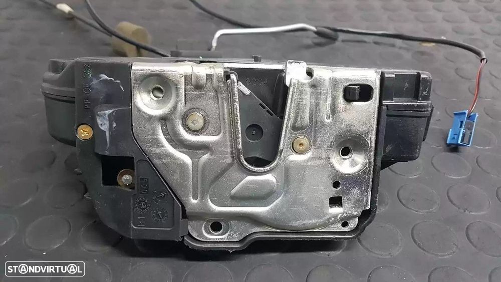 FECHADURA PORTA TRASEIRA DIREITA MERCEDES-BENZ CLASSE E 2006 -A2117300635 - 4