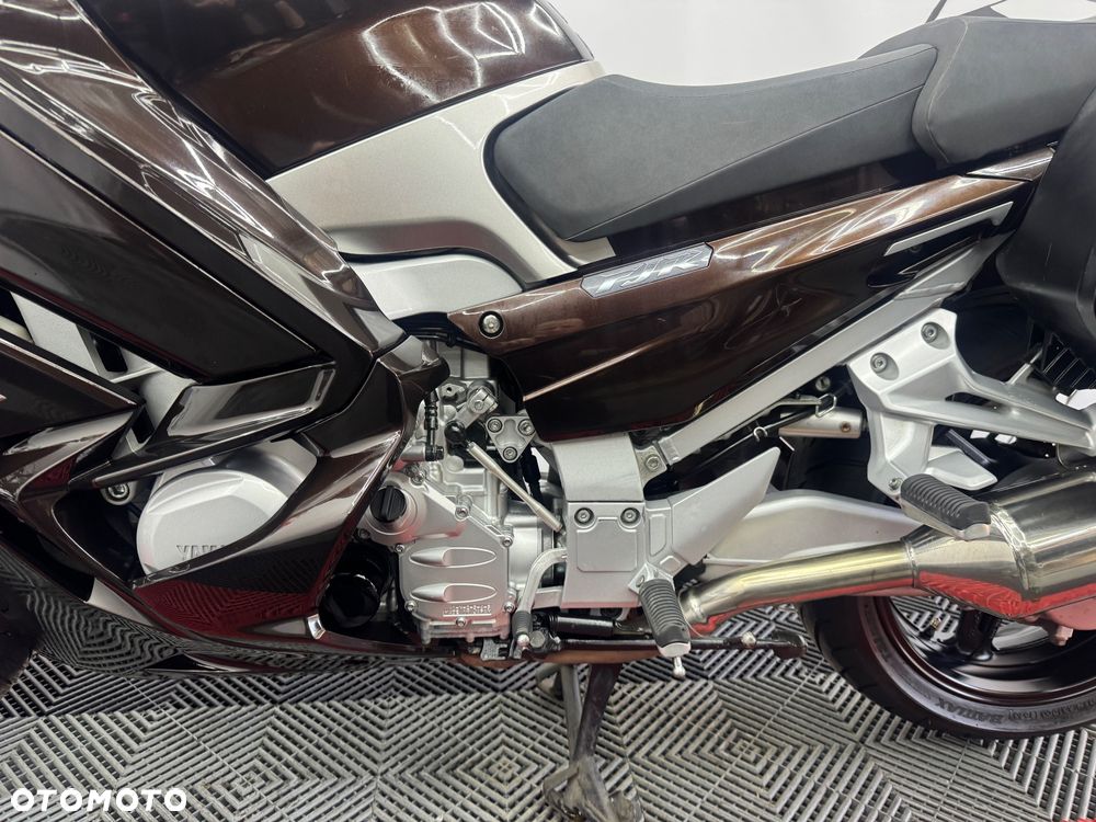 Yamaha FJR - 16