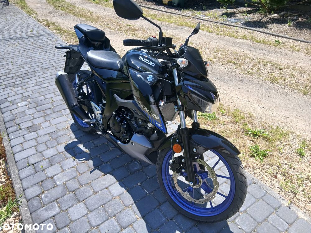 Suzuki GSX - 3