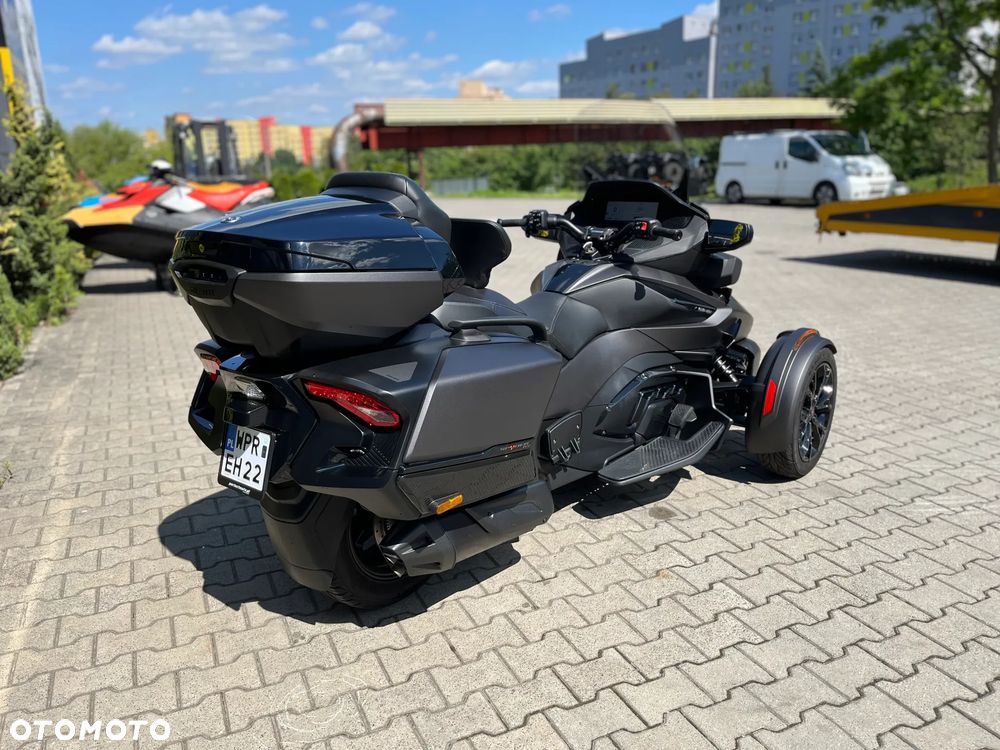 Can-Am Spyder - 8