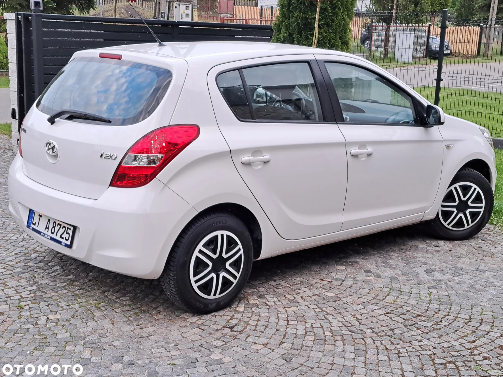 Hyundai i20 1.2 FIFA WM Edition - 6