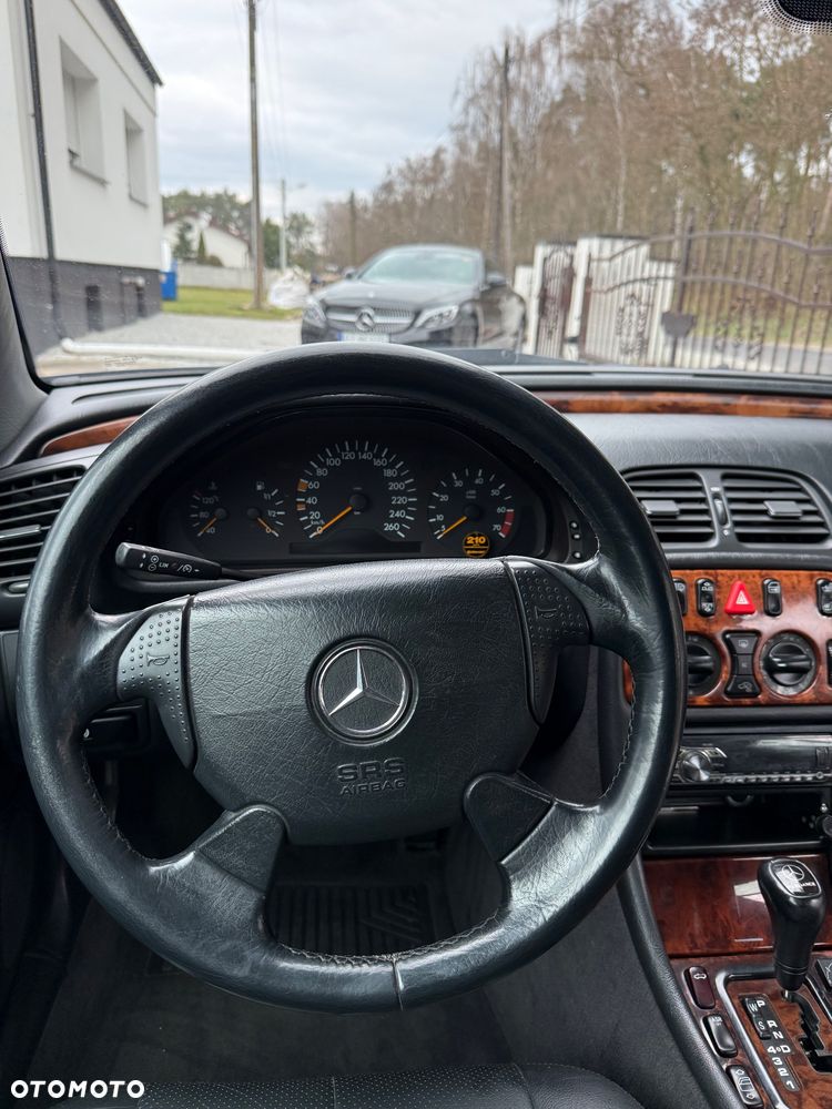 Mercedes-Benz CLK 320 - 12