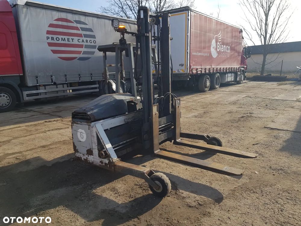 Moffett M4 20.1 2000kg - 12