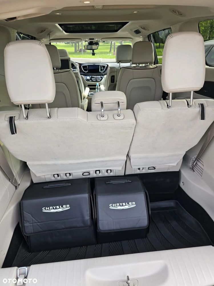 Chrysler Pacifica - 35