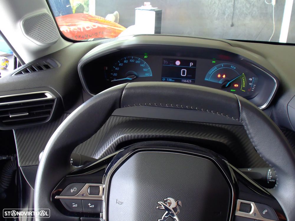 Peugeot e-208 - 18