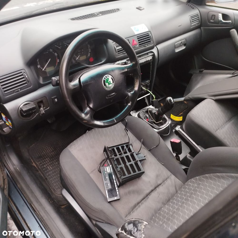 Skoda Octavia 1  na części - 4