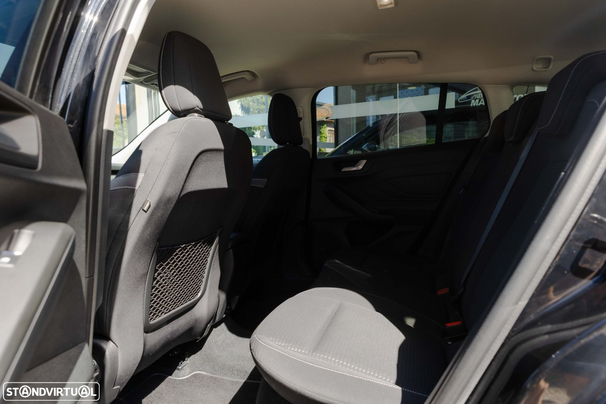 Ford Focus SW 1.5 TDCi EcoBlue Business - 16