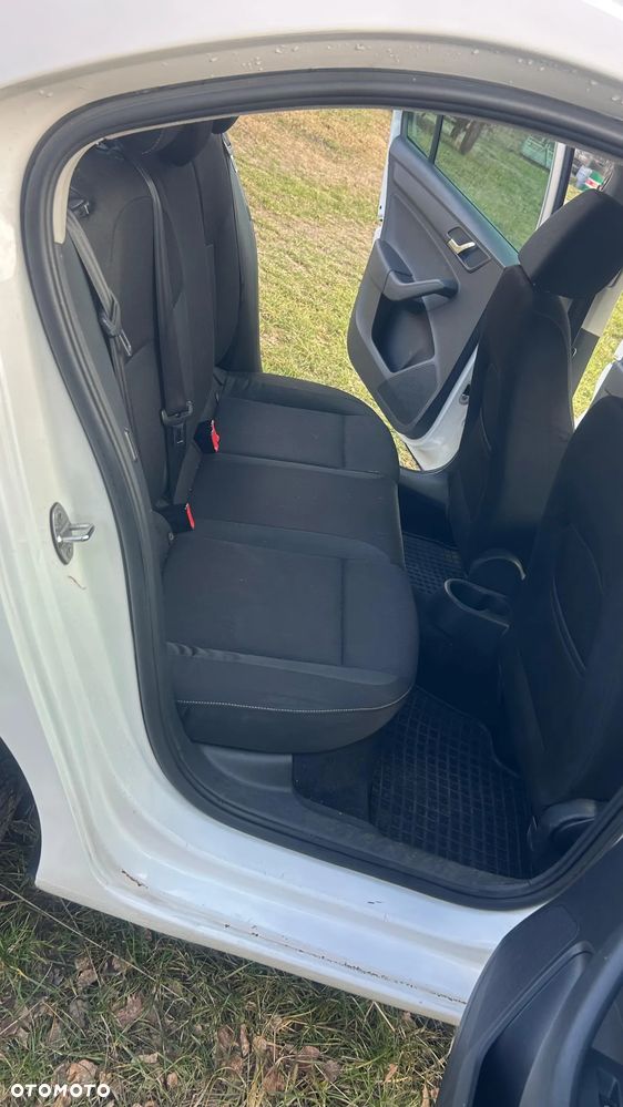 Skoda RAPID 1.2 Ambition - 8