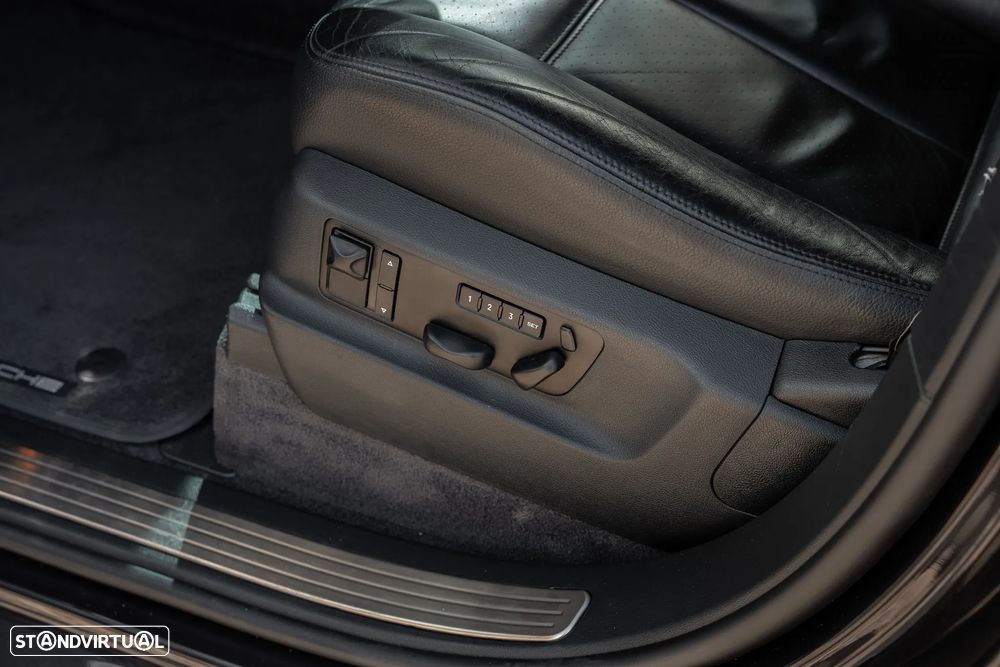 Porsche Cayenne Turbo - 26