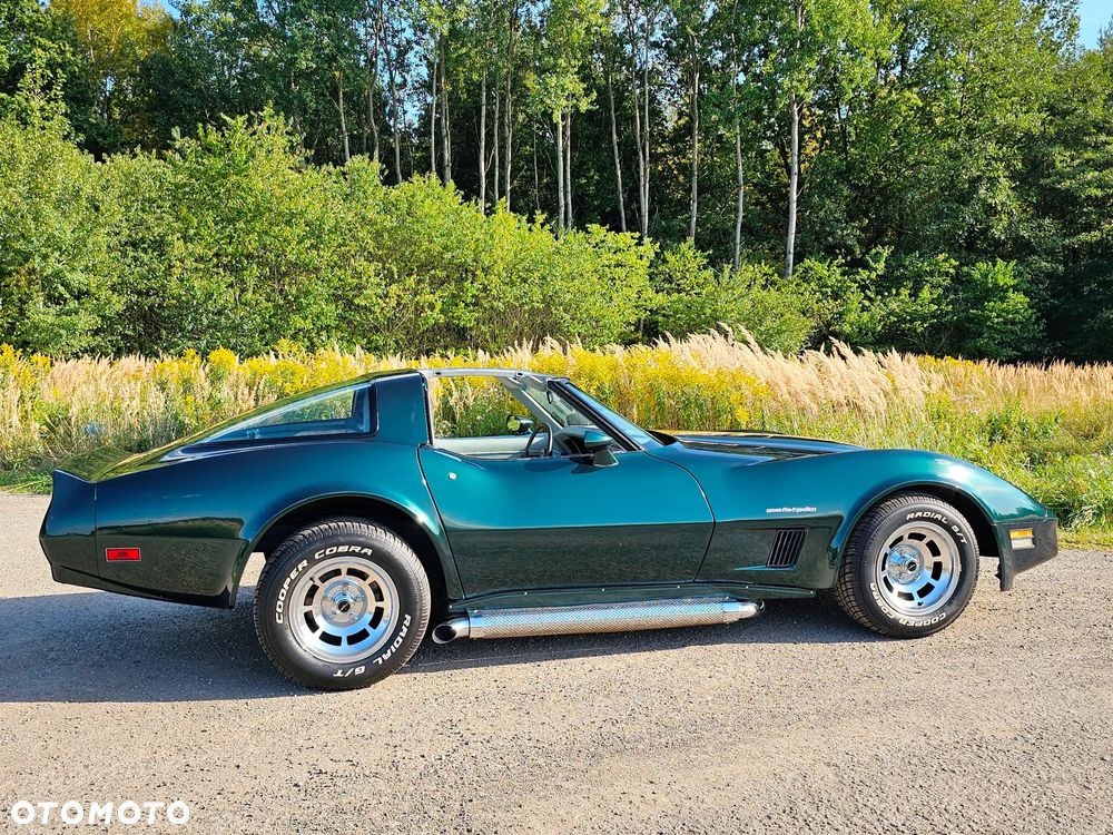 Chevrolet Corvette - 4